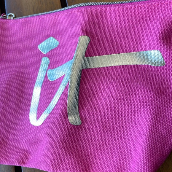 BRAND NEW it cosmetics Makeup/Cosmetic Bag - Picture 3 of 6